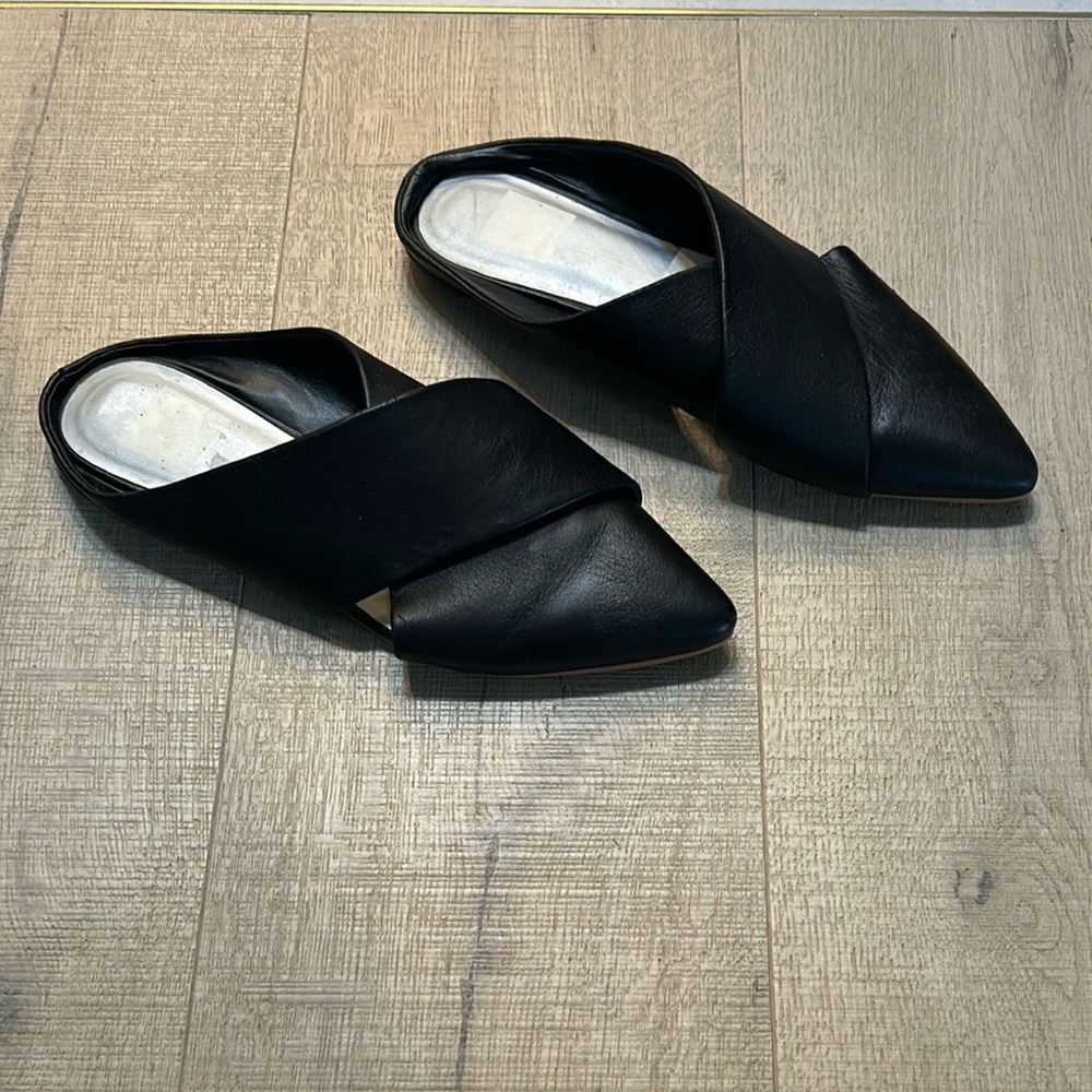 Dolce Vita Black Leather Mules - Picture 6 of 6